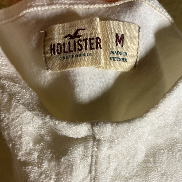 Hollister White/ cream Crop Top with lace detail in the front - Picture 3 of 5